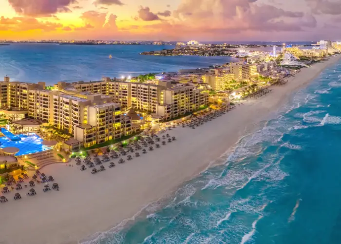 cancun (700 x 500 px)